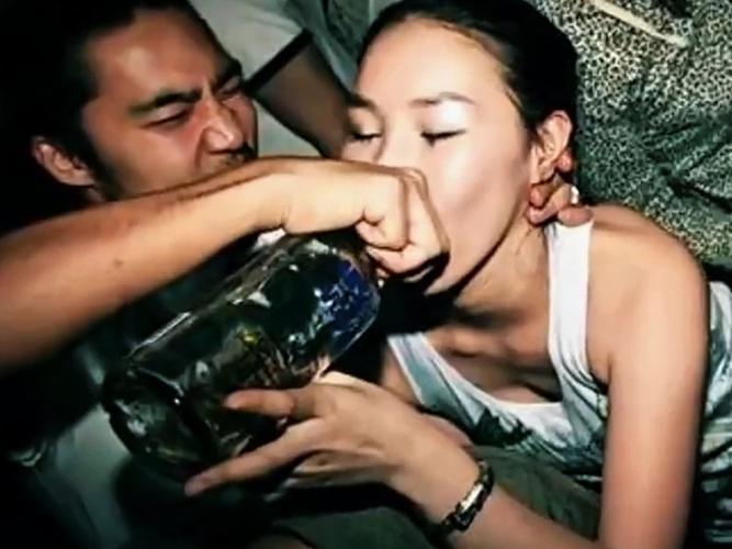 聚光灯下，丑陋的真相：韩国娱乐圈性丑闻再掀风暴