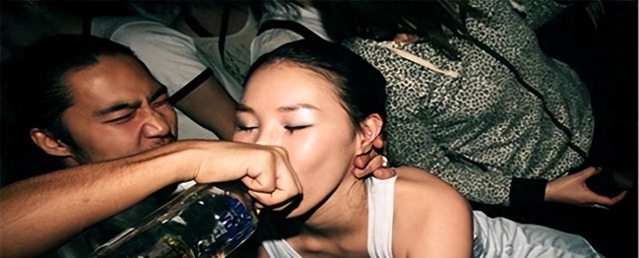 明星潜规则曝光_黑料太多不适合做明星,_娱乐圈黑暗内幕