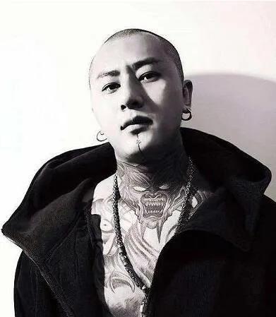 网红八卦一哥-_快手一哥现状_天佑销声匿迹